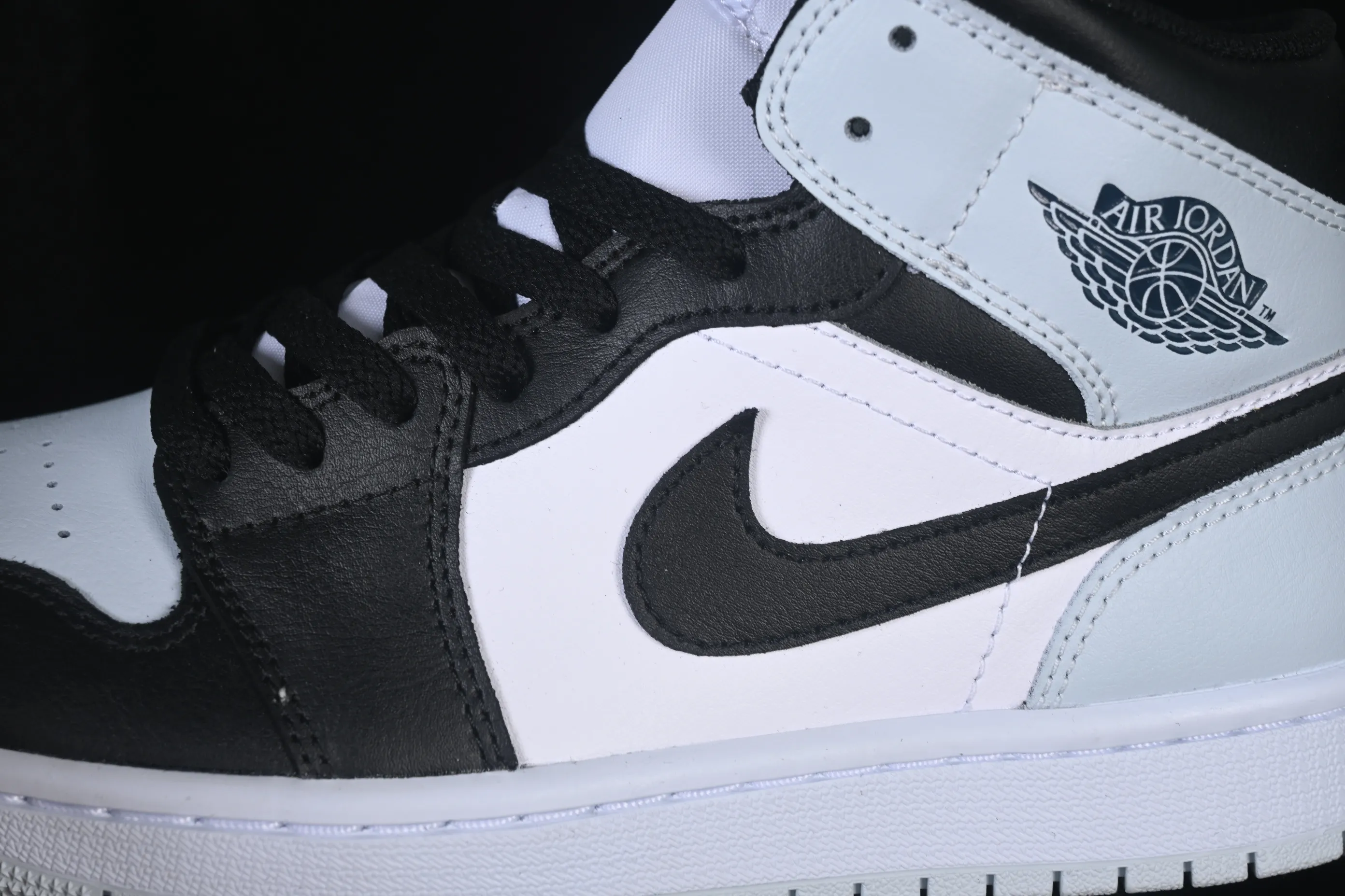 All categories Air Jordan Jordan series basketball shoes Air Jordan 1 Mid G version pure original Air Jordan 1 Mid AJ1 Joe 1 black and white gray mid-top cultural casual sneakers DQ8426-002